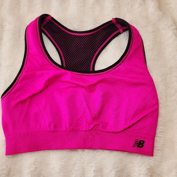 New Balance Seamless Reversible Sports Bra Small - Picture 3 of 4